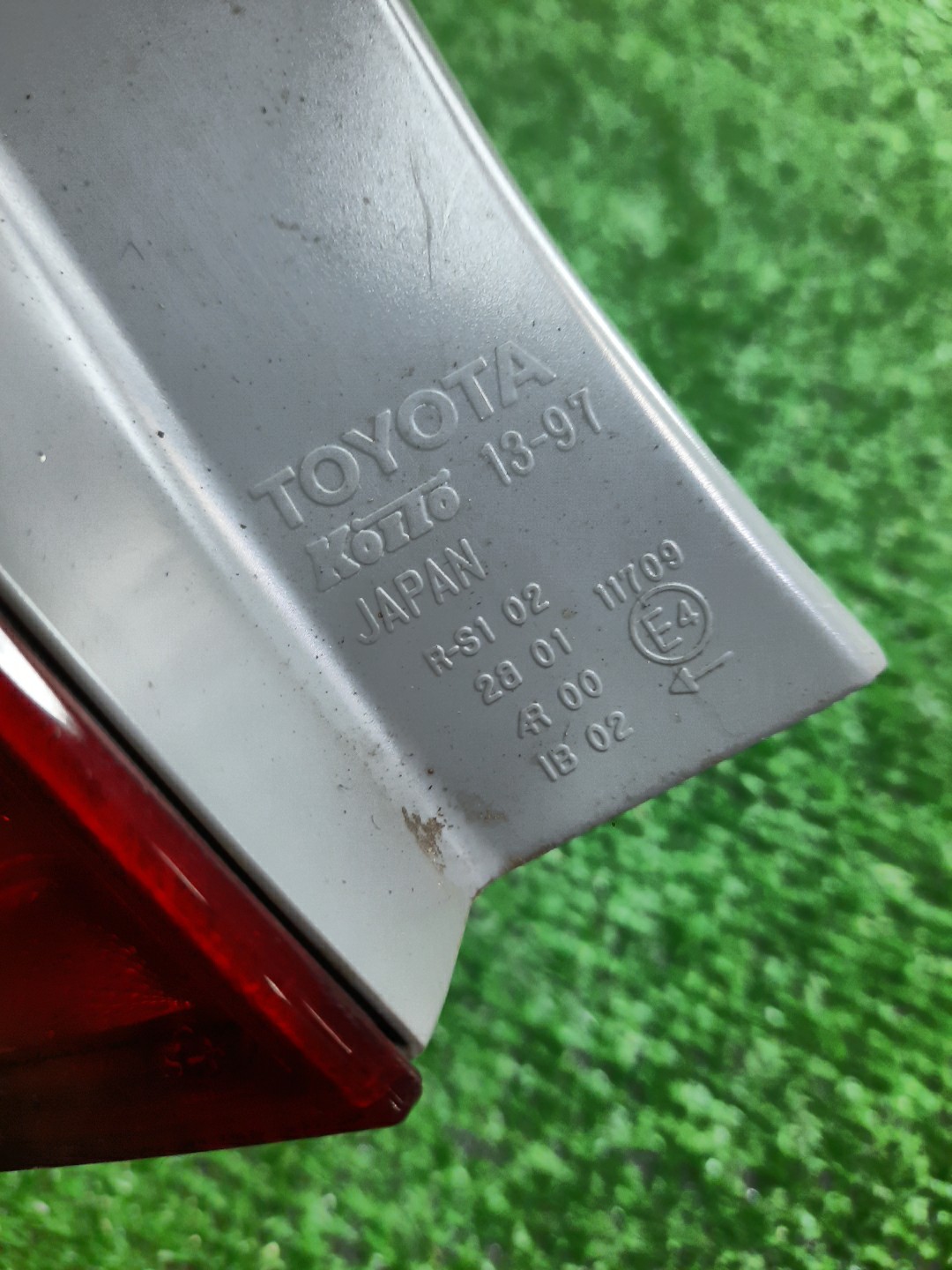 Стоп-сигнал левый задний TOYOTA COROLLA FIELDER, FIELDER ZRE144G, ZRE142G, NZE144G, NZE141G 3 ракурс