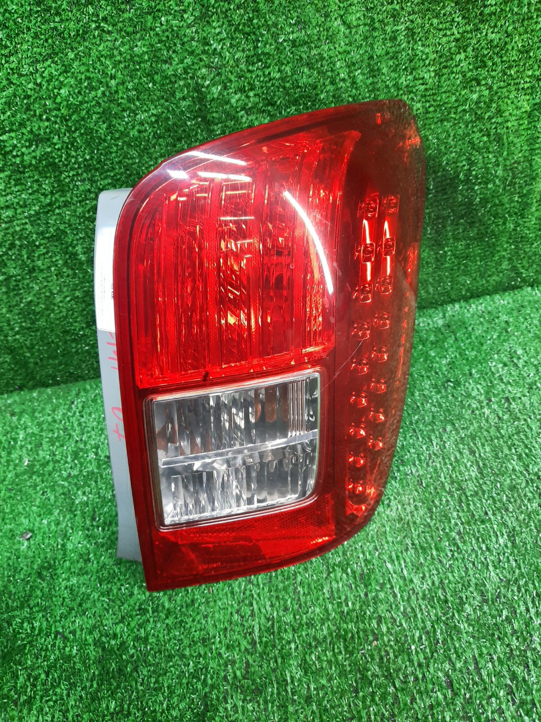 Стоп-сигнал правый задний TOYOTA COROLLA FIELDER, FIELDER ZRE144G, ZRE142G, NZE144G, NZE141G 1 ракурс