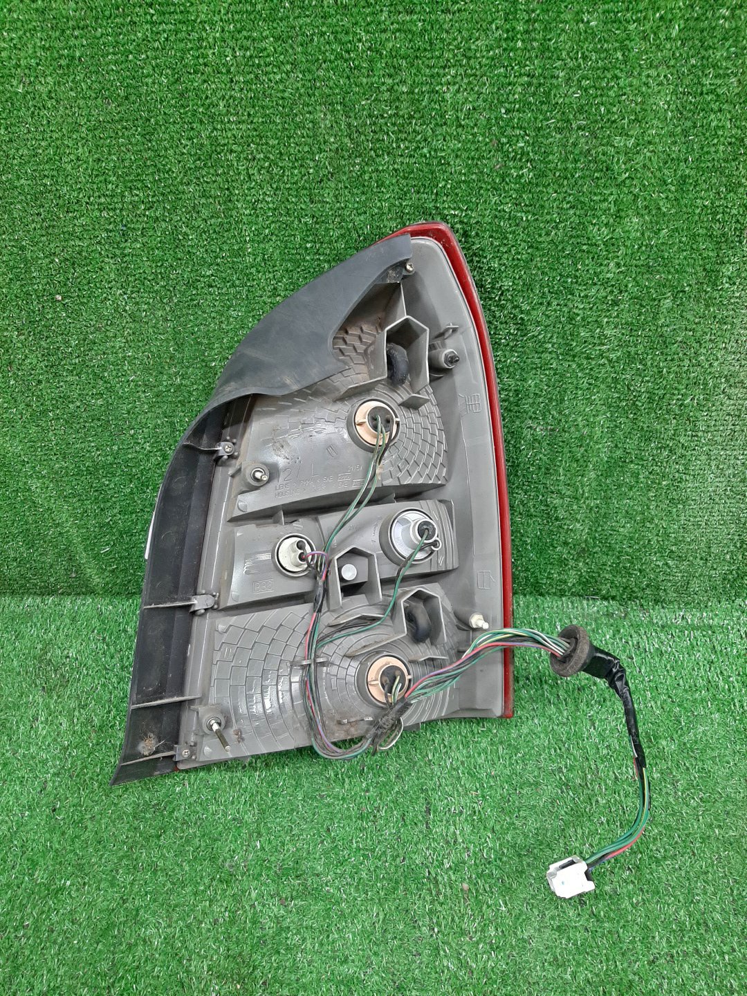 Стоп-сигнал левый задний NISSAN PRIMERA P12, QP12, TNP12, TP12, HP12, RP12 2 ракурс