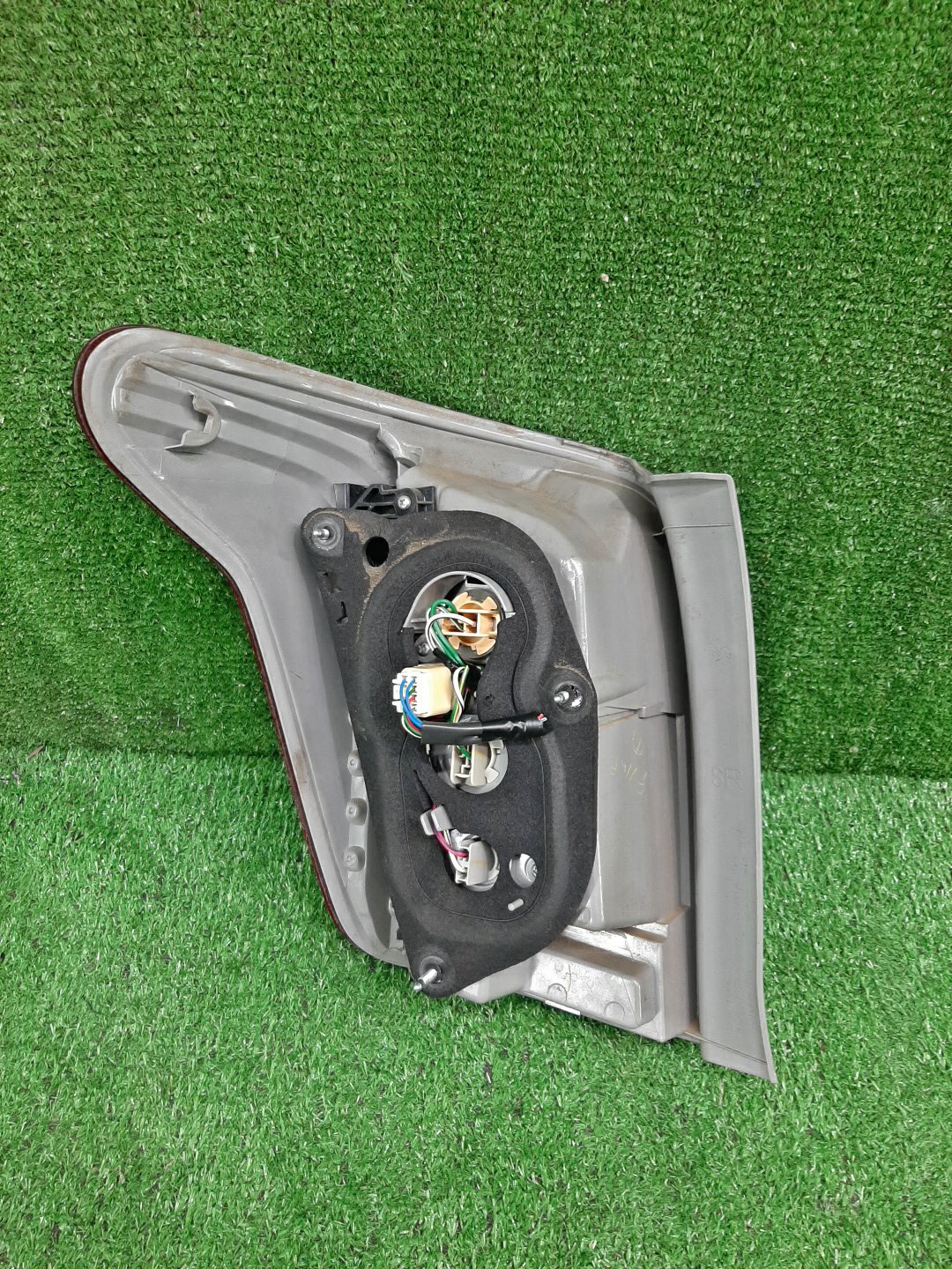 Стоп-сигнал правый задний TOYOTA COROLLA FIELDER, FIELDER ZRE144G, ZRE142G, NZE144G, NZE141G 2 ракурс