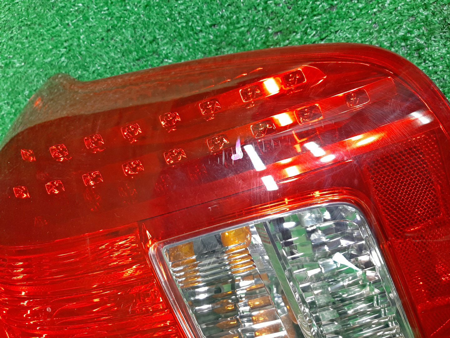 Стоп-сигнал правый задний TOYOTA COROLLA FIELDER, FIELDER ZRE144G, ZRE142G, NZE144G, NZE141G 3 ракурс
