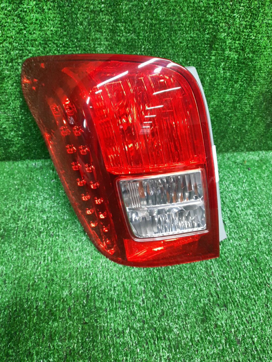 Стоп-сигнал левый задний TOYOTA COROLLA FIELDER, FIELDER ZRE144G, ZRE142G, NZE144G, NZE141G 1 ракурс