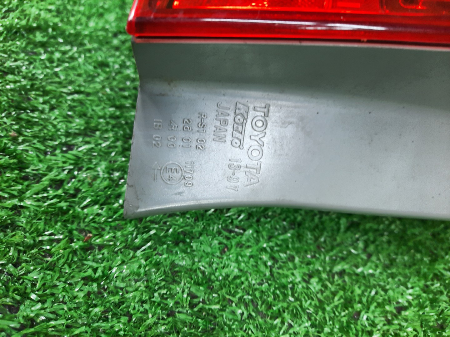 Стоп-сигнал левый задний TOYOTA COROLLA FIELDER, FIELDER ZRE144G, ZRE142G, NZE144G, NZE141G 3 ракурс