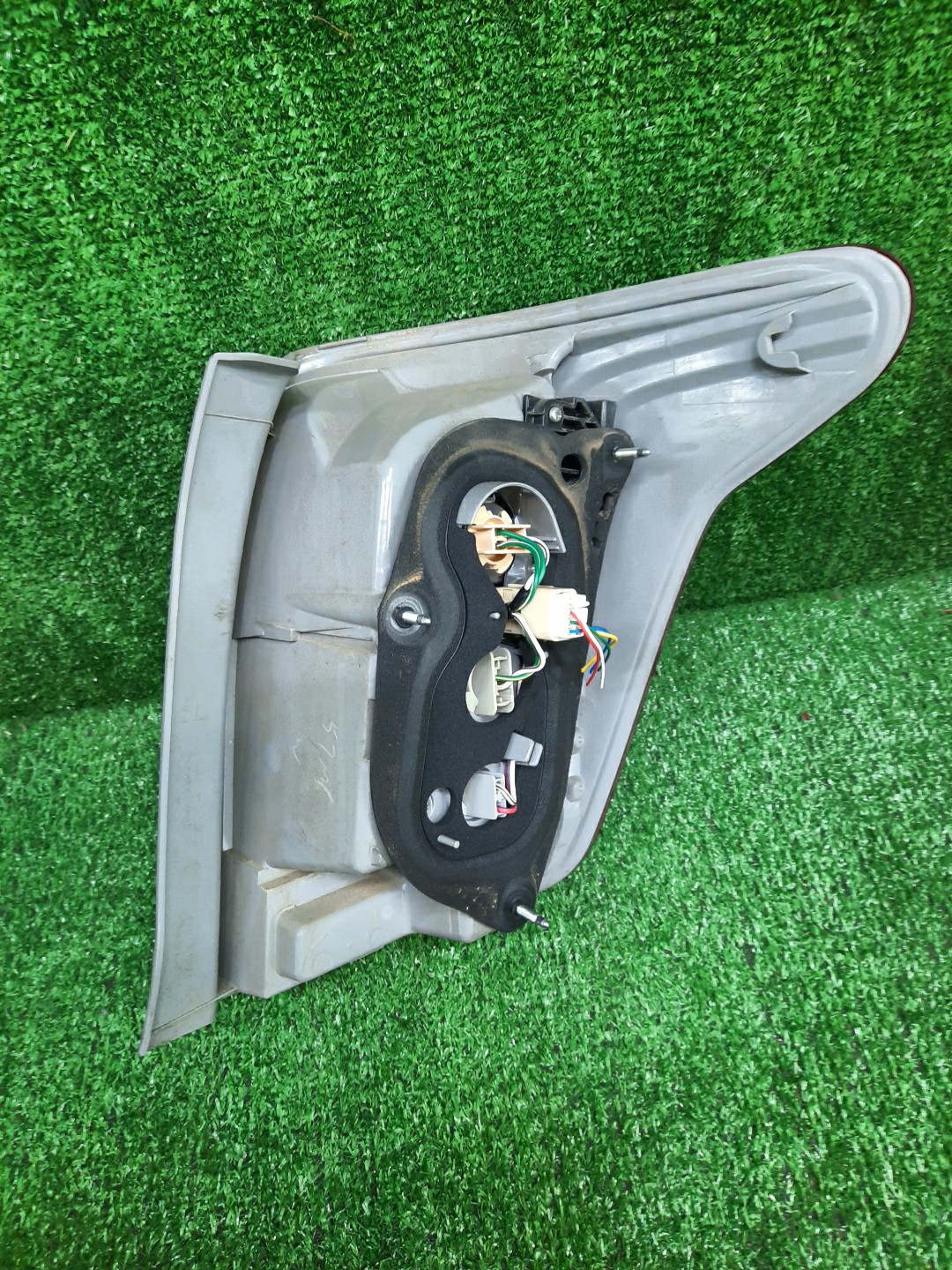 Стоп-сигнал левый задний TOYOTA COROLLA FIELDER, FIELDER ZRE144G, ZRE142G, NZE144G, NZE141G 2 ракурс