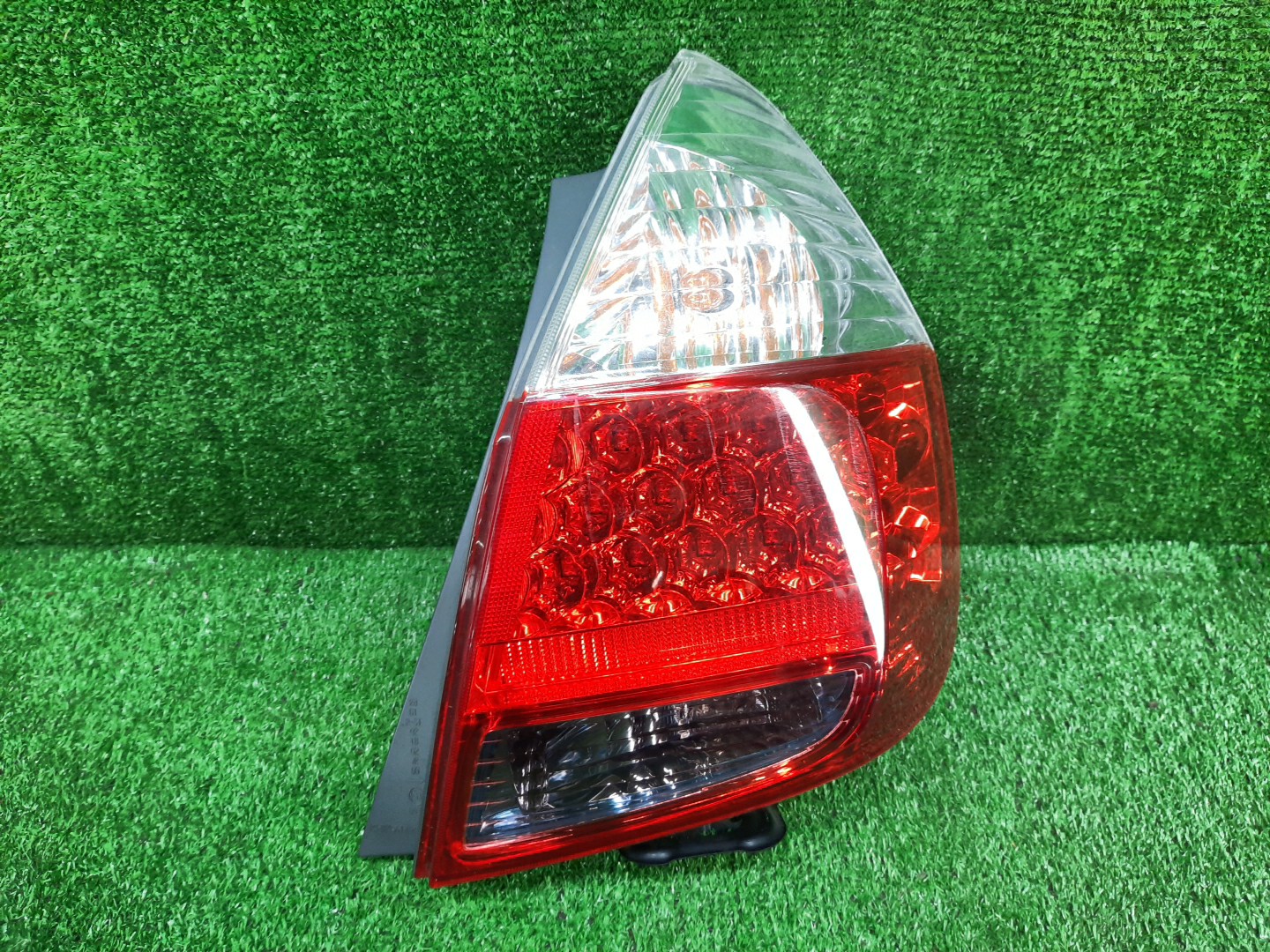 Стоп-сигнал правый задний HONDA FIT, JAZZ GD2, GD3, GD4, GD1 1 ракурс