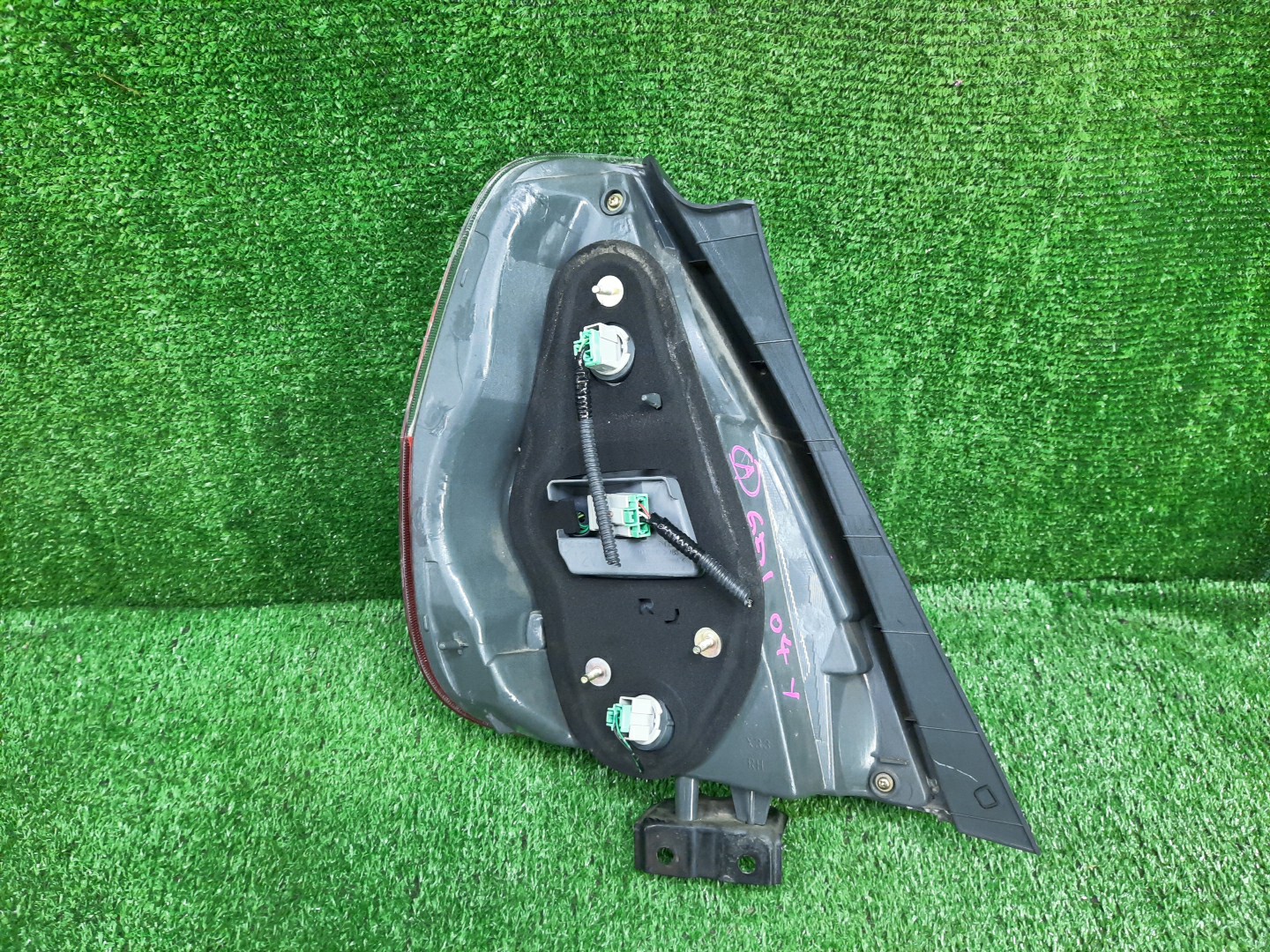 Стоп-сигнал правый задний HONDA FIT, JAZZ GD2, GD3, GD4, GD1 2 ракурс