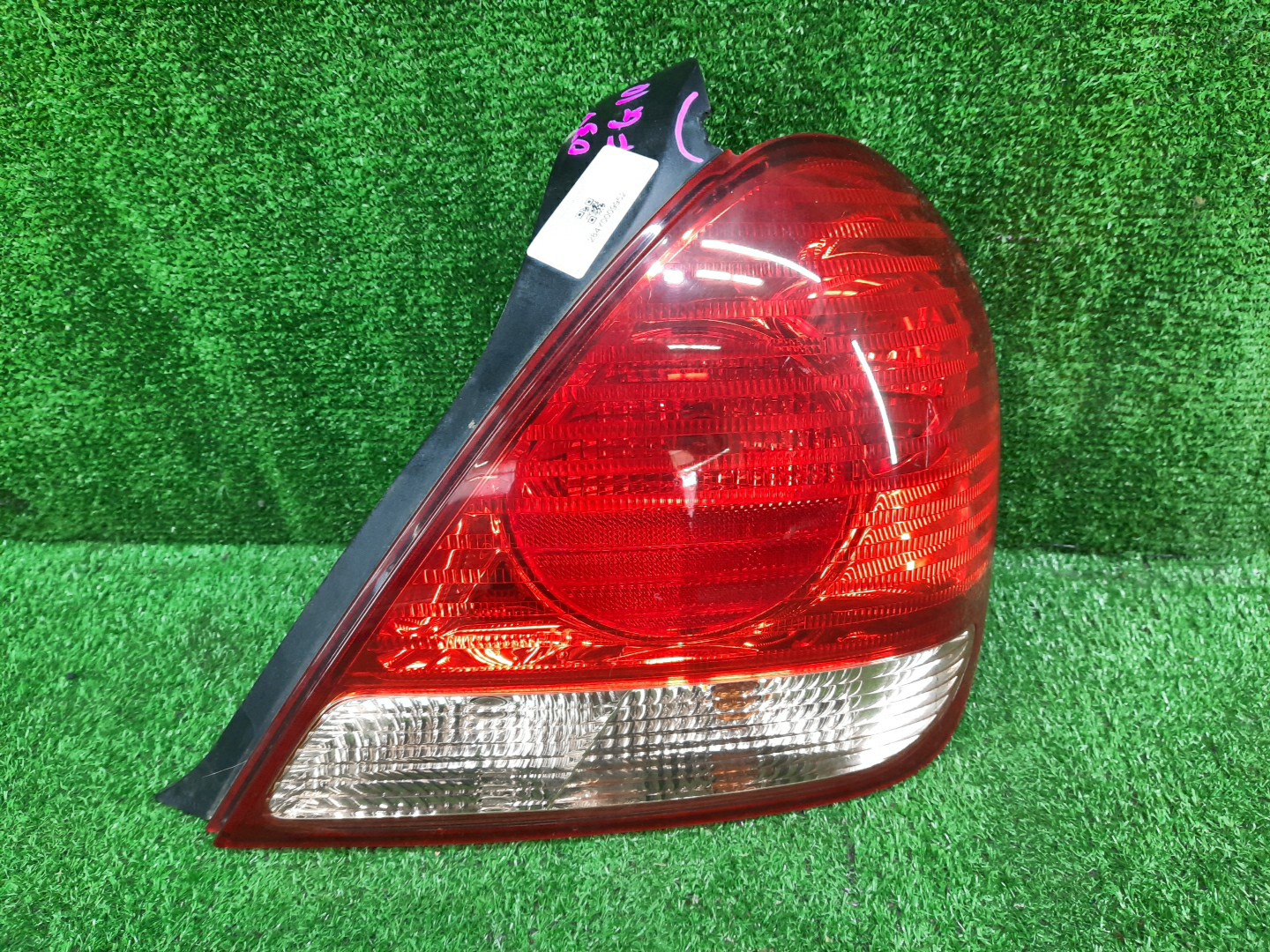 Стоп-сигнал правый задний NISSAN BLUEBIRD SYLPHY G10, QG10, FG10, TG10, QNG10 1 ракурс