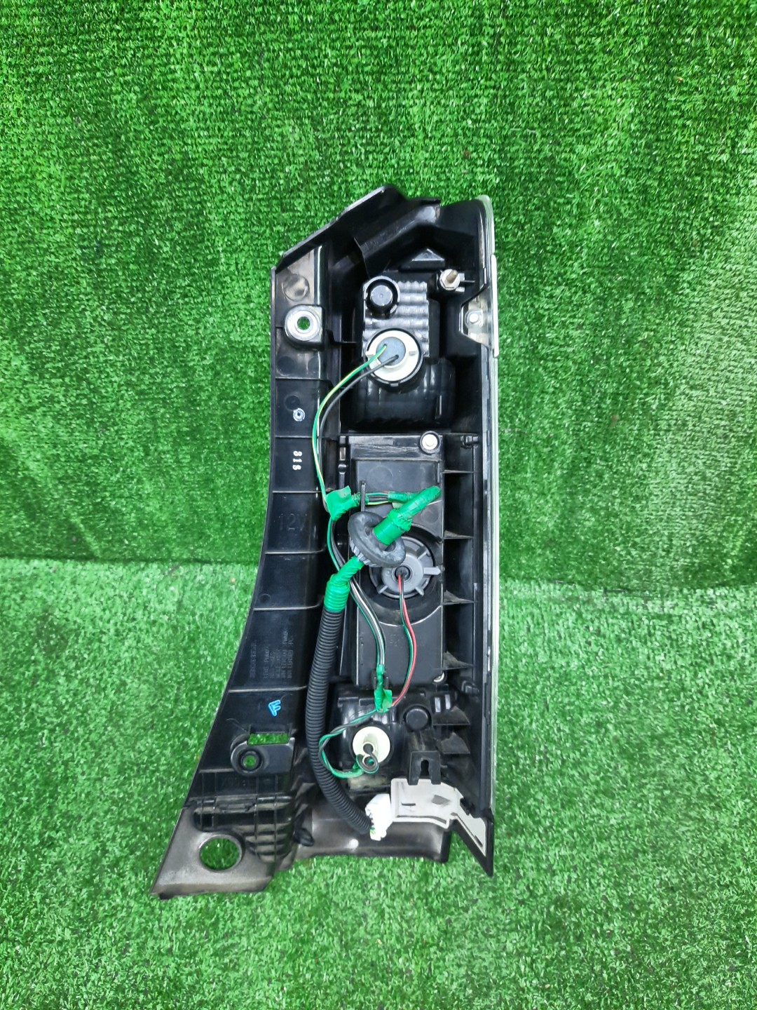 Стоп-сигнал левый задний HONDA N-BOX JF1 2 ракурс