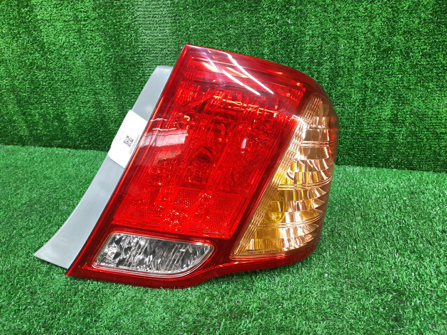 Стоп-сигнал правый задний TOYOTA COROLLA  AXIO NZE141, NZE144, ZRE142, ZRE144 1 ракурс