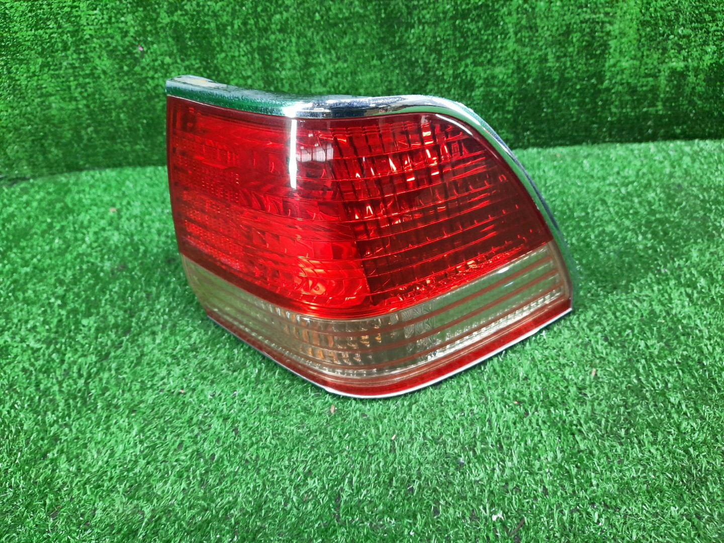 Стоп-сигнал правый задний TOYOTA CROWN JZS151, JZS155, GS151, LS151, JZS157, JZS153 2 ракурс