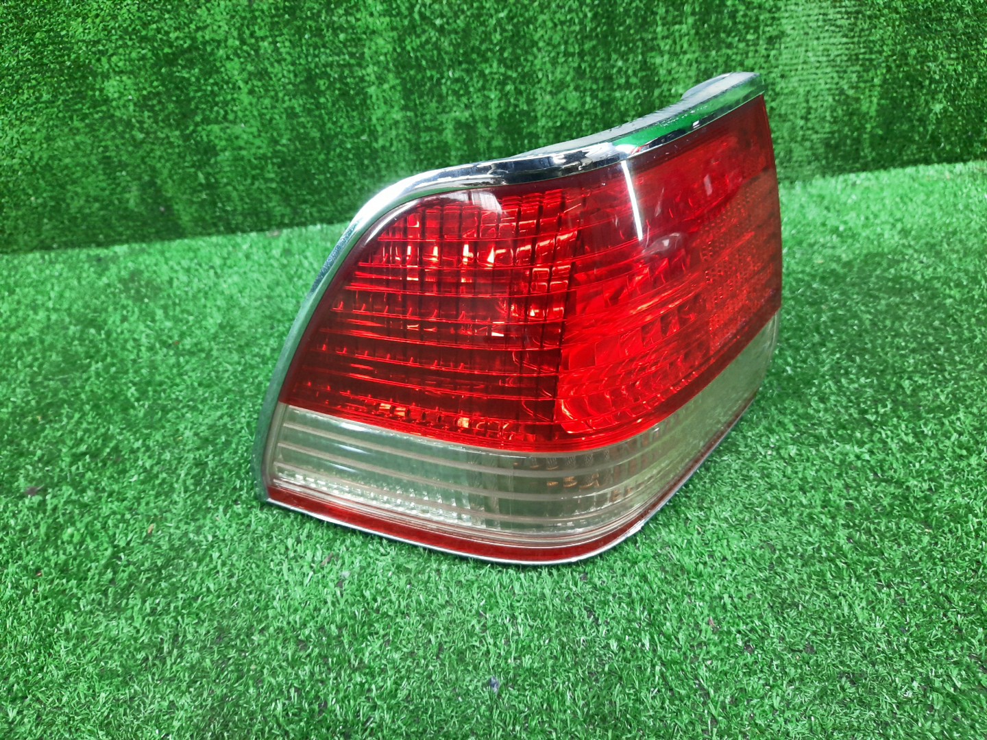 Стоп-сигнал левый задний TOYOTA CROWN JZS151, JZS155, GS151, LS151, JZS157, JZS153 2 ракурс