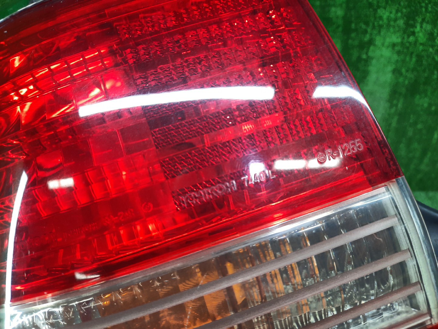 Стоп-сигнал левый задний TOYOTA CROWN JZS151, JZS155, GS151, LS151, JZS157, JZS153 4 ракурс