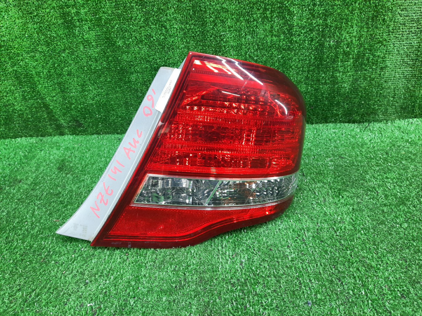 Стоп-сигнал правый задний TOYOTA COROLLA  AXIO NZE141, NZE144, ZRE142, ZRE144 1 ракурс