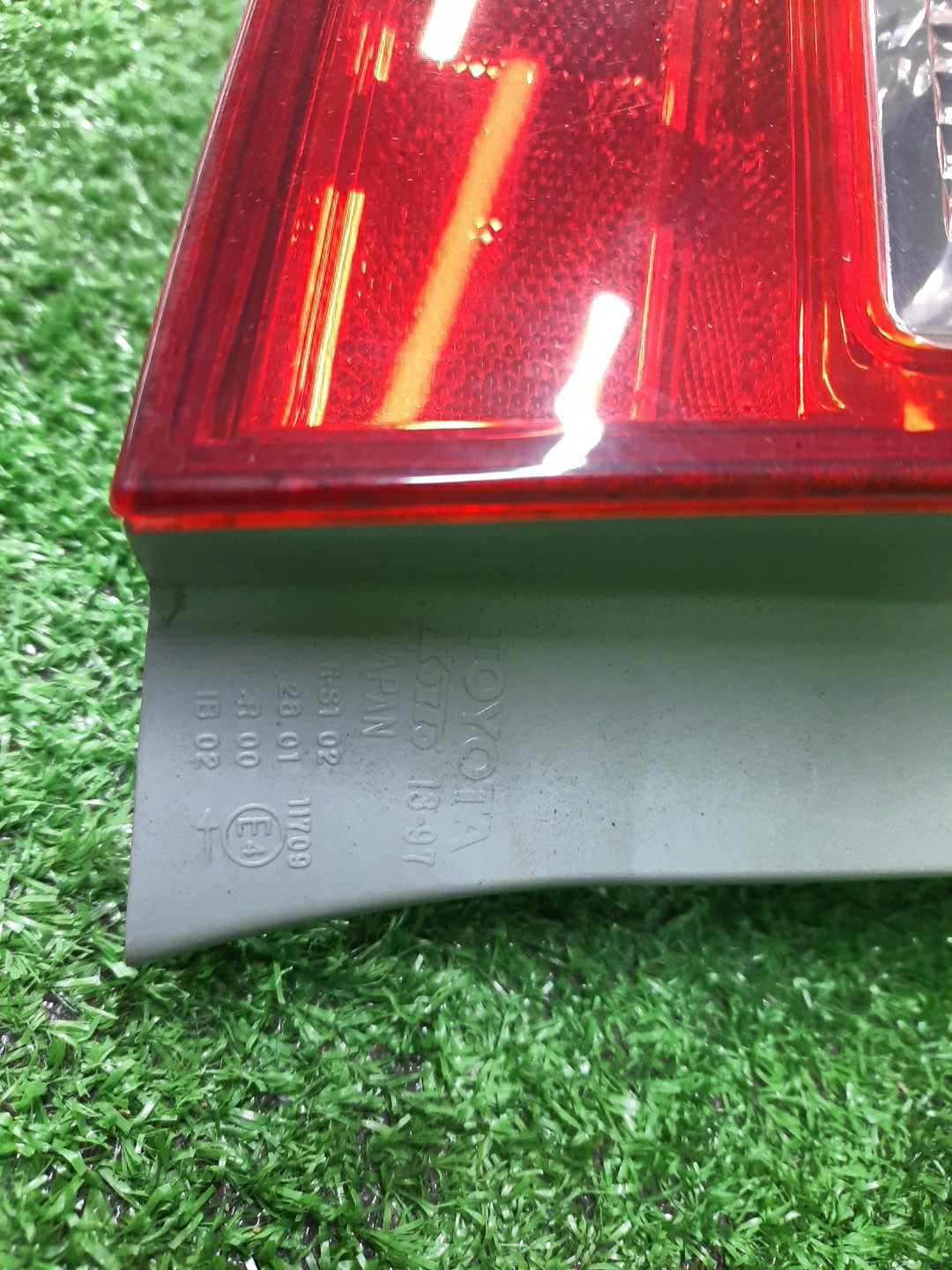 Стоп-сигнал левый задний TOYOTA COROLLA FIELDER, FIELDER ZRE144G, ZRE142G, NZE144G, NZE141G 3 ракурс