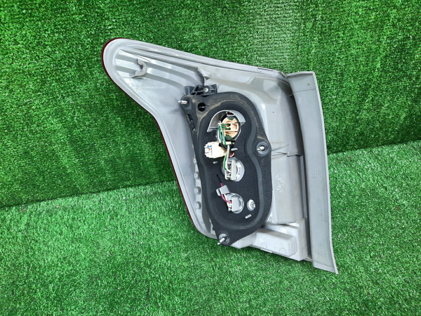 Стоп-сигнал правый задний TOYOTA COROLLA FIELDER, FIELDER ZRE144G, ZRE142G, NZE144G, NZE141G 2 ракурс