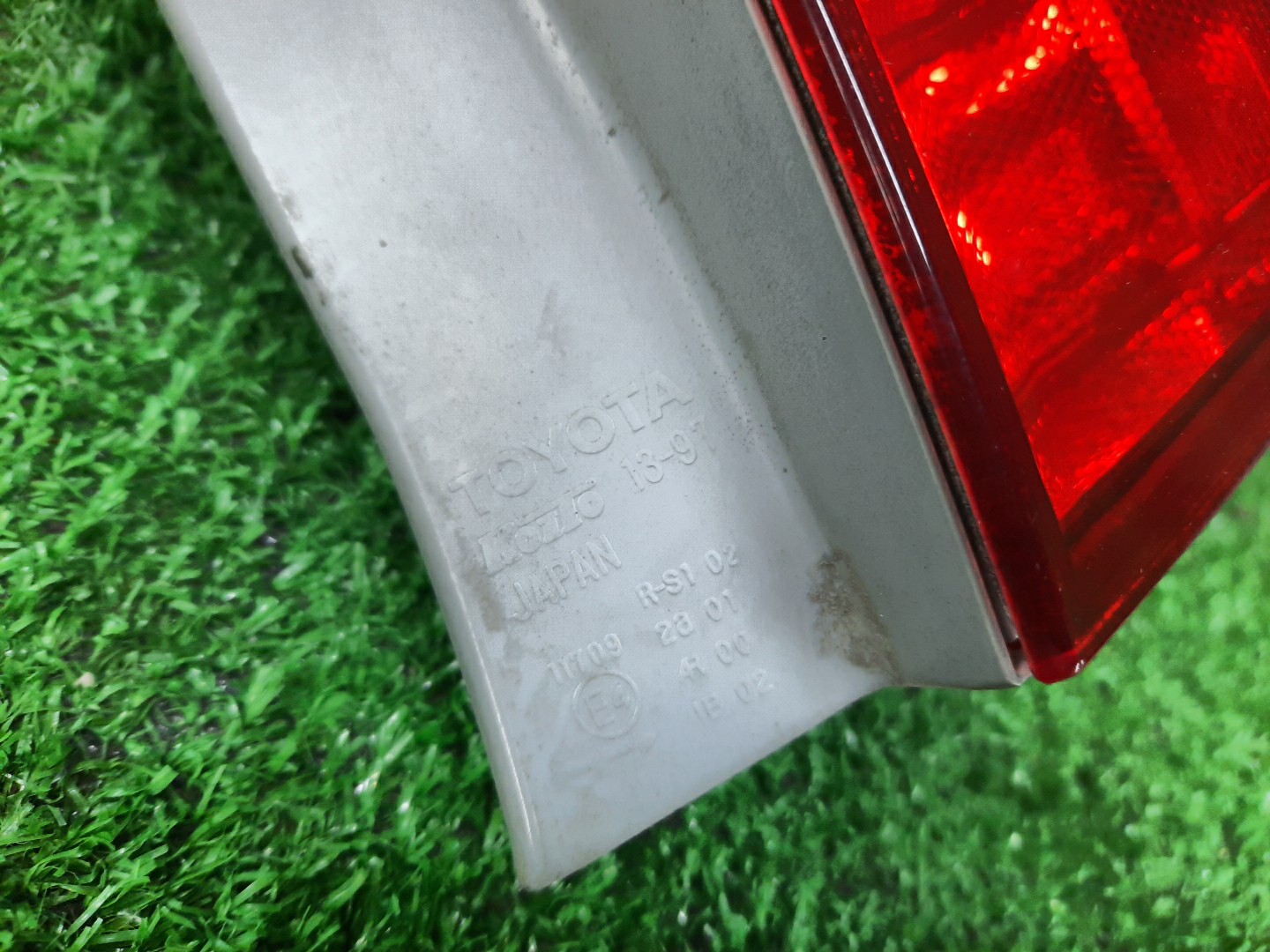 Стоп-сигнал правый задний TOYOTA COROLLA FIELDER, FIELDER ZRE144G, ZRE142G, NZE144G, NZE141G 3 ракурс