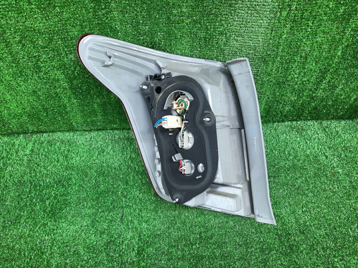 Стоп-сигнал правый задний TOYOTA COROLLA FIELDER, FIELDER ZRE144G, ZRE142G, NZE144G, NZE141G 2 ракурс