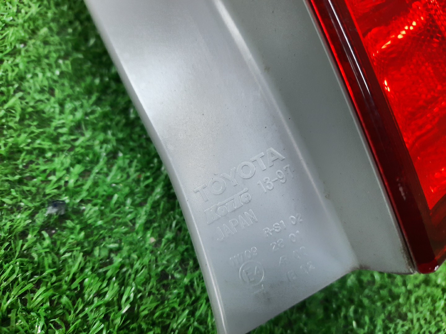 Стоп-сигнал правый задний TOYOTA COROLLA FIELDER, FIELDER ZRE144G, ZRE142G, NZE144G, NZE141G 3 ракурс