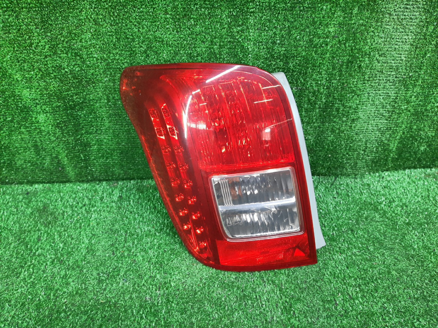 Стоп-сигнал левый задний TOYOTA COROLLA FIELDER, FIELDER ZRE144G, ZRE142G, NZE144G, NZE141G 1 ракурс