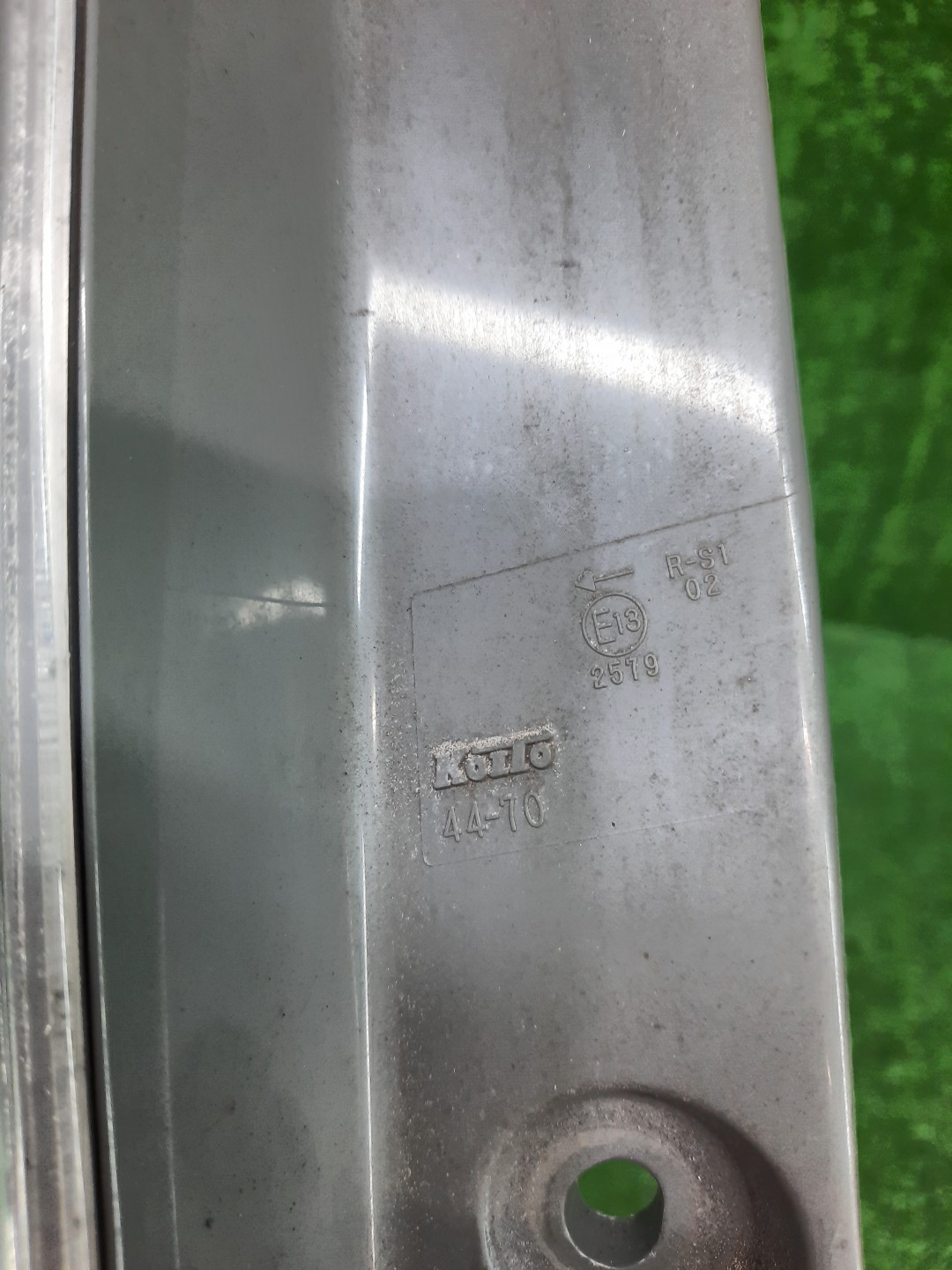 Стоп-сигнал правый задний TOYOTA ISIS ZNM10, ZNM10W, ANM10, ANM10W, ANM15, ANM15W, ZGM10, ZGM10W, ZGM11, ZGM11W, ZGM15, ZGM15W, ANM10G, ZGM10G, ANM15G, ZNM10G, ZGM11G, ZGM15G 3 ракурс
