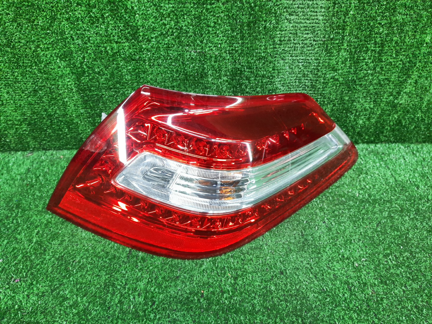 Стоп-сигнал правый задний NISSAN TEANA TNJ32, PJ32, J32 1 ракурс