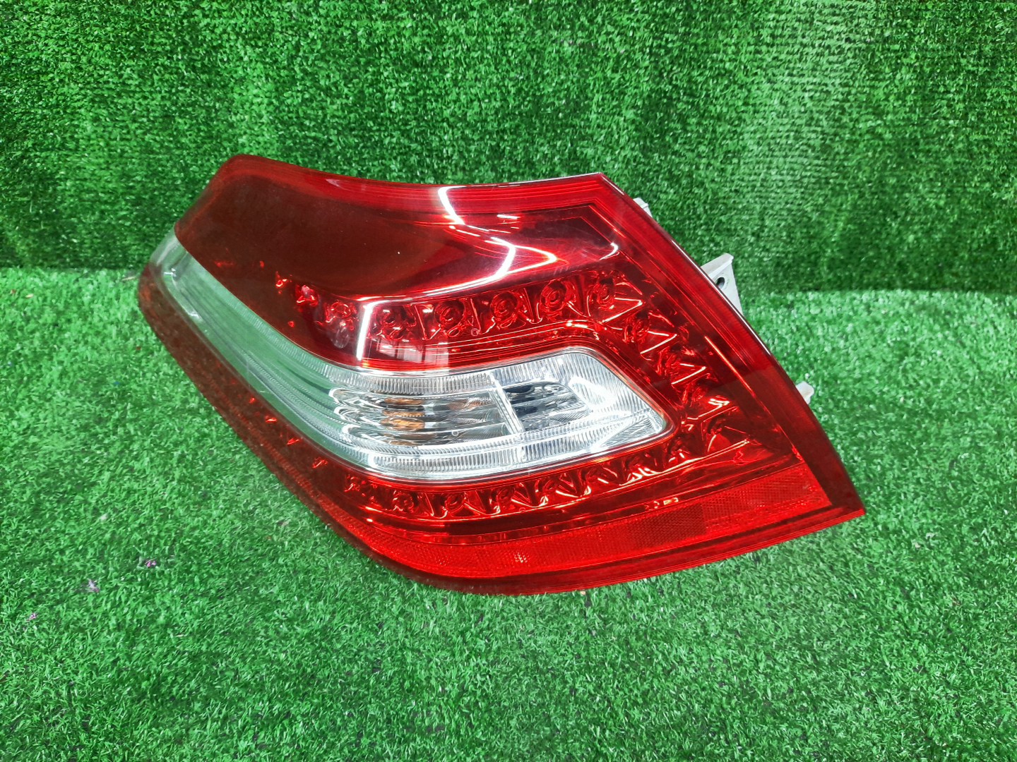 Стоп-сигнал левый задний NISSAN TEANA TNJ32, PJ32, J32 1 ракурс