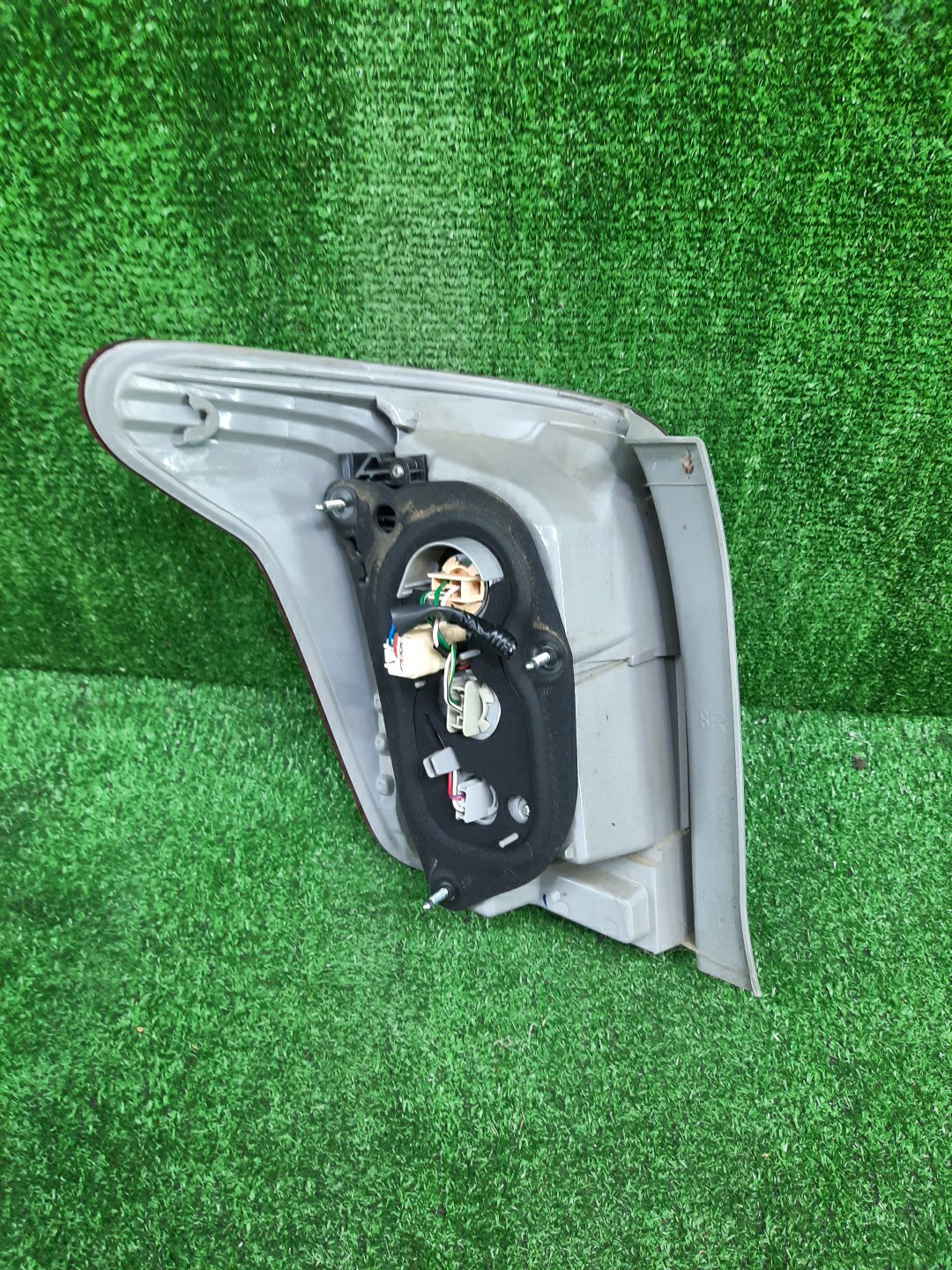 Стоп-сигнал правый задний TOYOTA COROLLA FIELDER, FIELDER ZRE144G, ZRE142G, NZE144G, NZE141G 2 ракурс