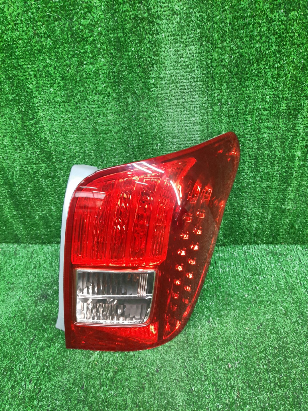 Стоп-сигнал правый задний TOYOTA COROLLA FIELDER, FIELDER ZRE144G, ZRE142G, NZE144G, NZE141G 1 ракурс