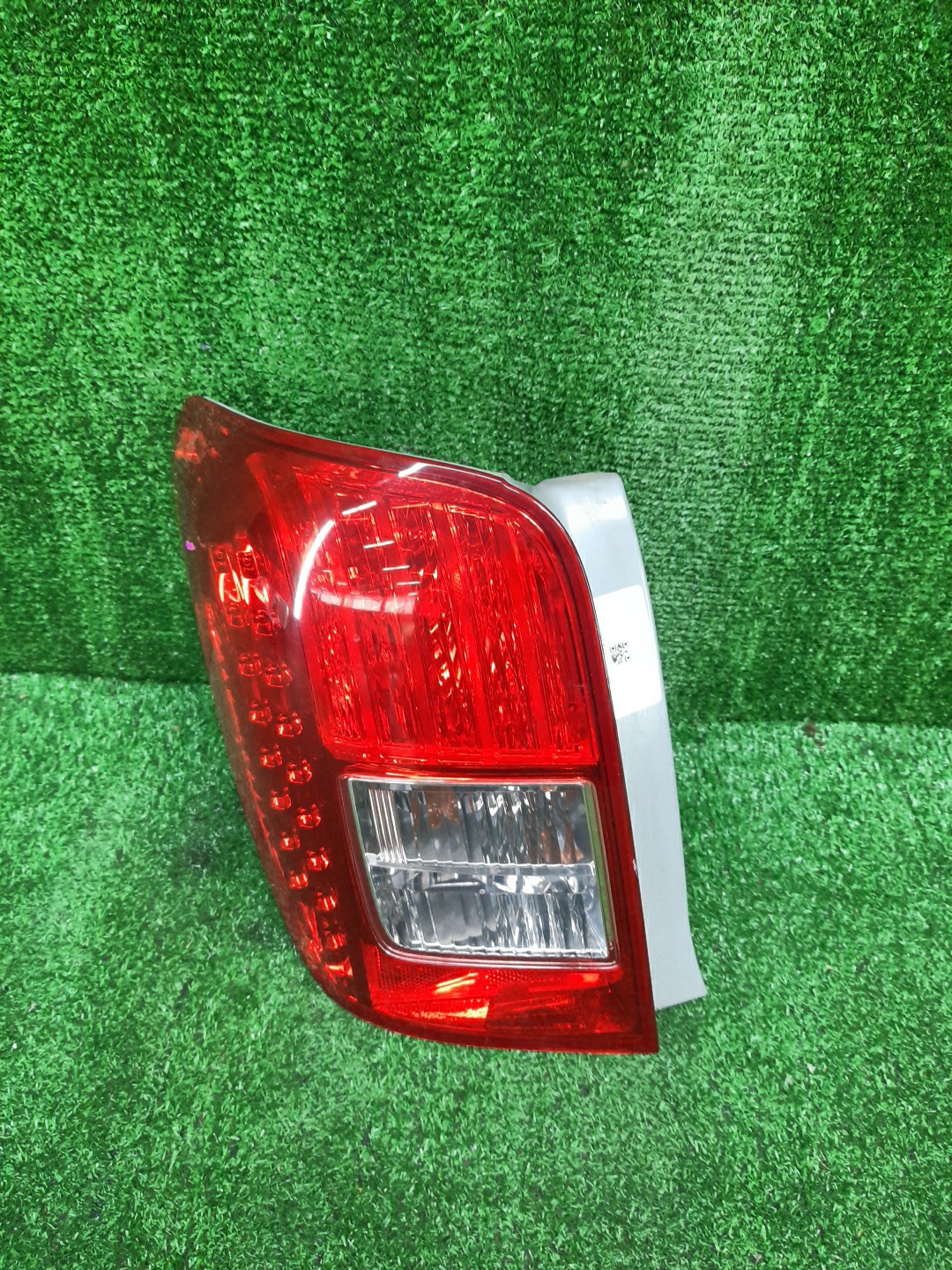 Стоп-сигнал левый задний TOYOTA COROLLA FIELDER, FIELDER ZRE144G, ZRE142G, NZE144G, NZE141G 1 ракурс