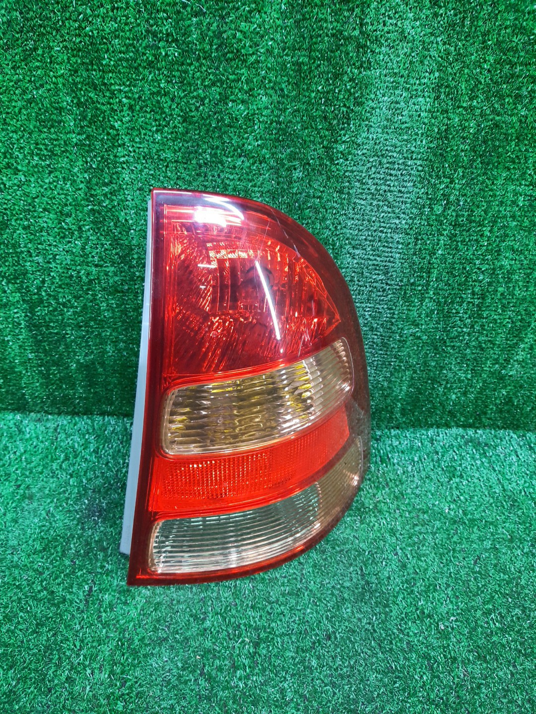 Стоп-сигнал правый задний TOYOTA COROLLA FIELDER NZE121G, ZZE123G, ZZE124G, ZZE122G, NZE124G 1 ракурс