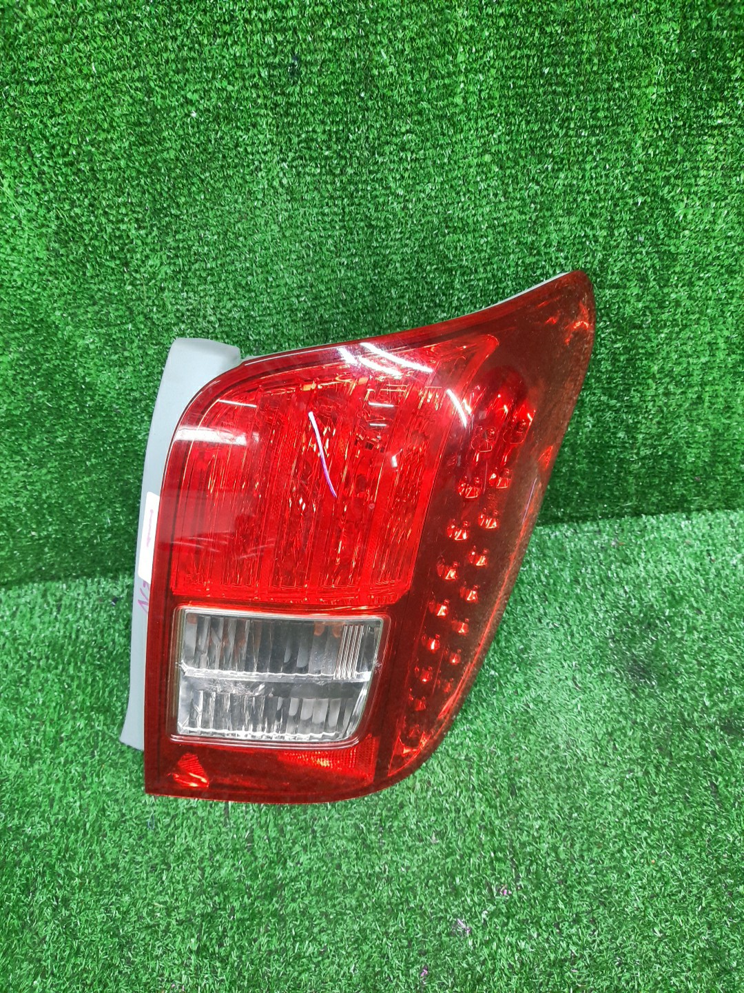 Стоп-сигнал правый задний TOYOTA COROLLA FIELDER, FIELDER ZRE144G, ZRE142G, NZE144G, NZE141G 1 ракурс
