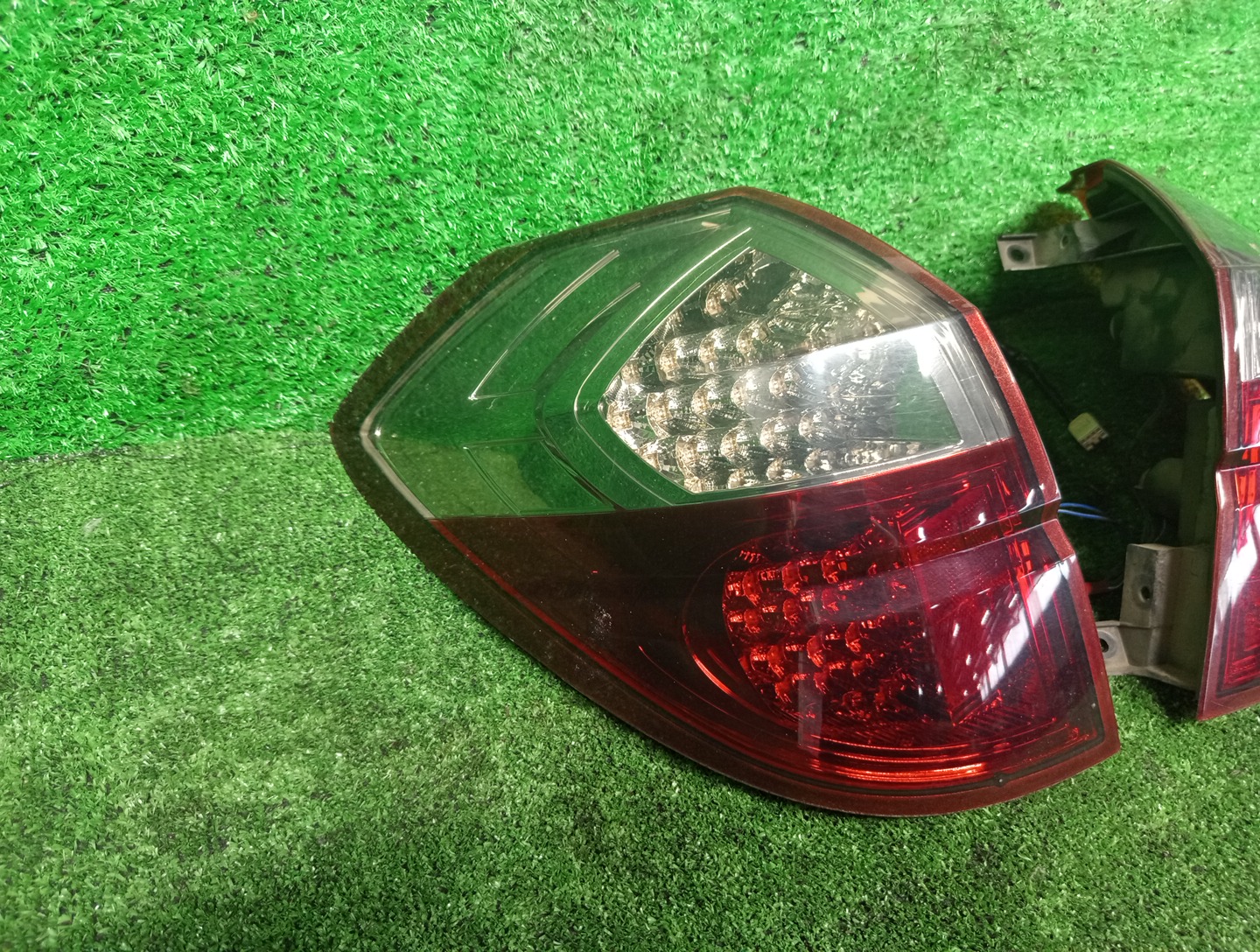 Стоп-сигнал левый задний SUBARU LEGACY BP9, BP5, BPE 2 ракурс