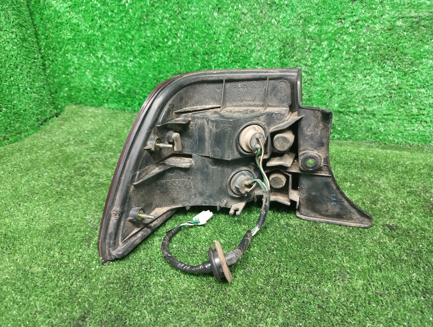 Стоп-сигнал правый задний TOYOTA CROWN JZS151, JZS155, GS151, LS151, JZS157, JZS153 2 ракурс