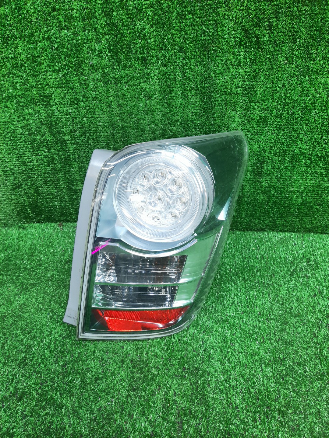 Стоп-сигнал правый задний TOYOTA COROLLA FIELDER, FIELDER ZRE144G, ZRE142G, NZE144G, NZE141G 1 ракурс