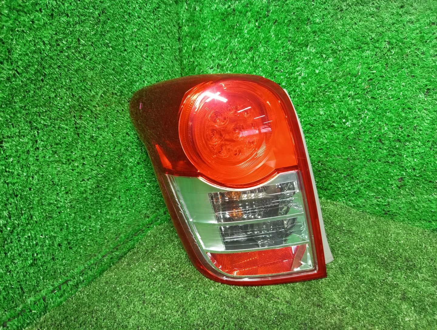 Стоп-сигнал левый задний TOYOTA COROLLA FIELDER, FIELDER ZRE144G, ZRE142G, NZE144G, NZE141G 1 ракурс