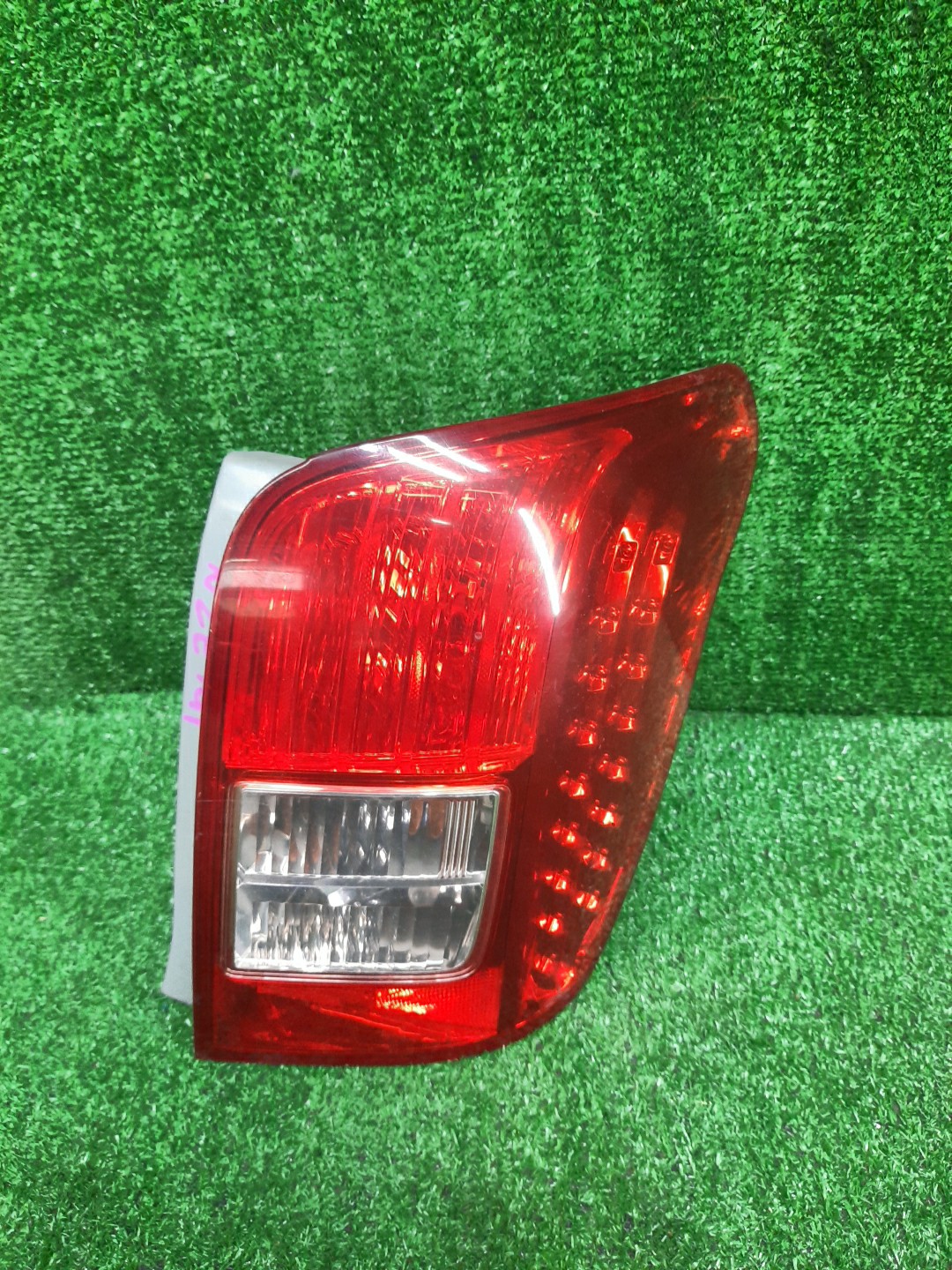 Стоп-сигнал правый задний TOYOTA COROLLA FIELDER, FIELDER ZRE144G, ZRE142G, NZE144G, NZE141G 1 ракурс