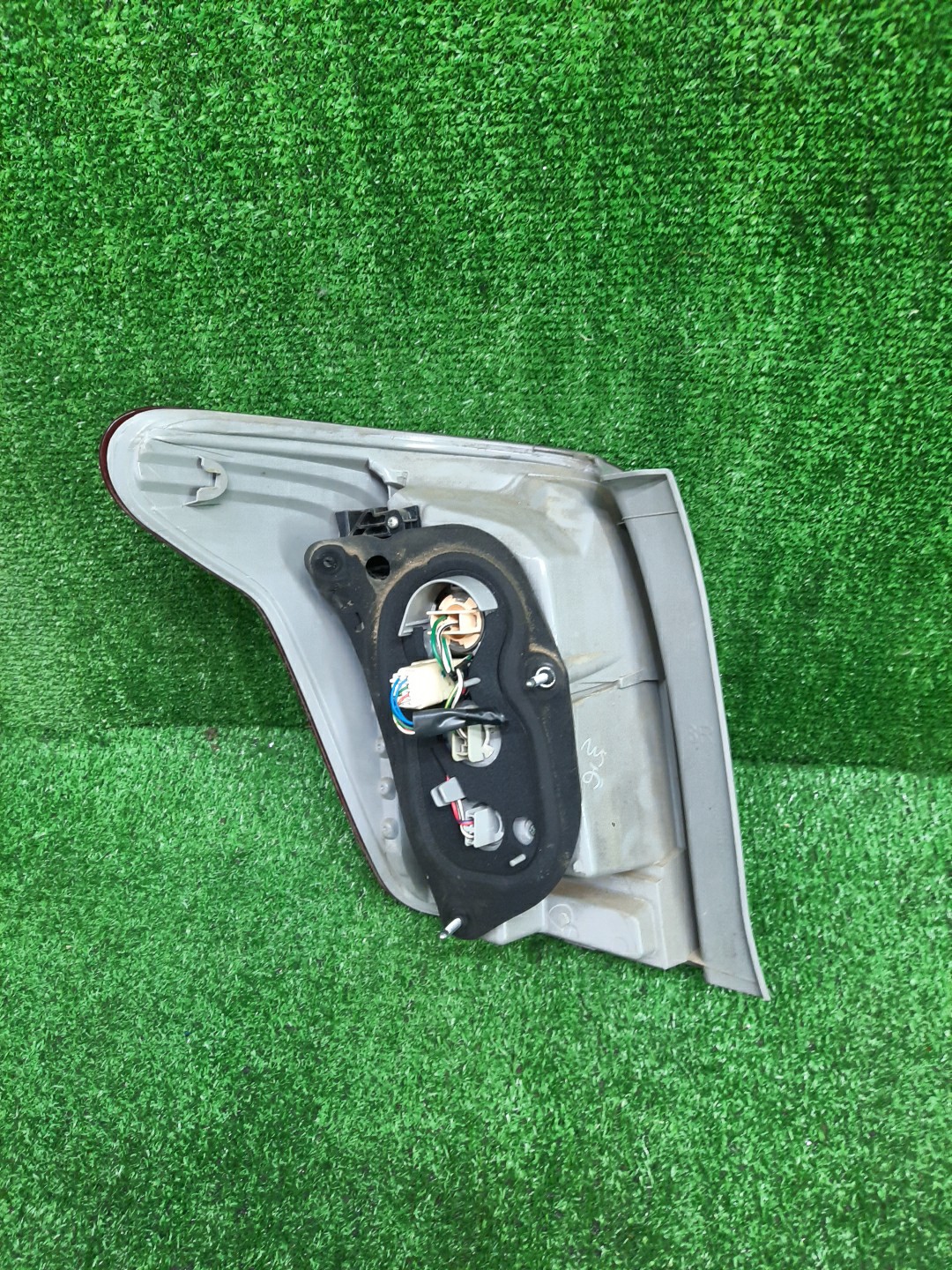 Стоп-сигнал правый задний TOYOTA COROLLA FIELDER, FIELDER ZRE144G, ZRE142G, NZE144G, NZE141G 2 ракурс