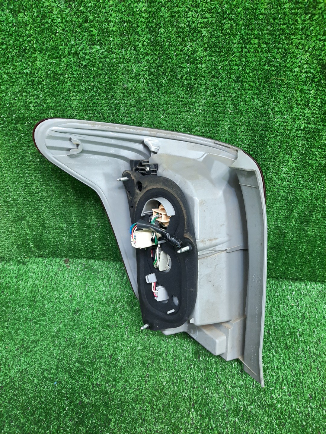 Стоп-сигнал правый задний TOYOTA COROLLA FIELDER, FIELDER ZRE144G, ZRE142G, NZE144G, NZE141G 2 ракурс
