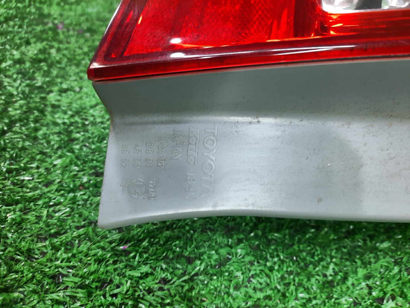 Стоп-сигнал левый задний TOYOTA COROLLA FIELDER, FIELDER ZRE144G, ZRE142G, NZE144G, NZE141G 3 ракурс