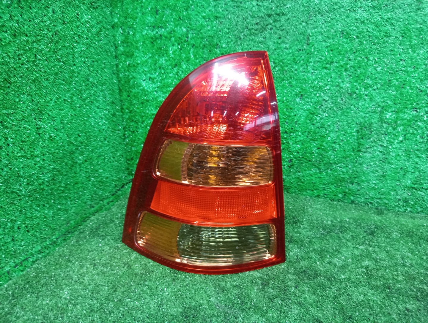Стоп-сигнал левый задний TOYOTA COROLLA FIELDER NZE121G, ZZE123G, ZZE124G, ZZE122G, NZE124G 1 ракурс