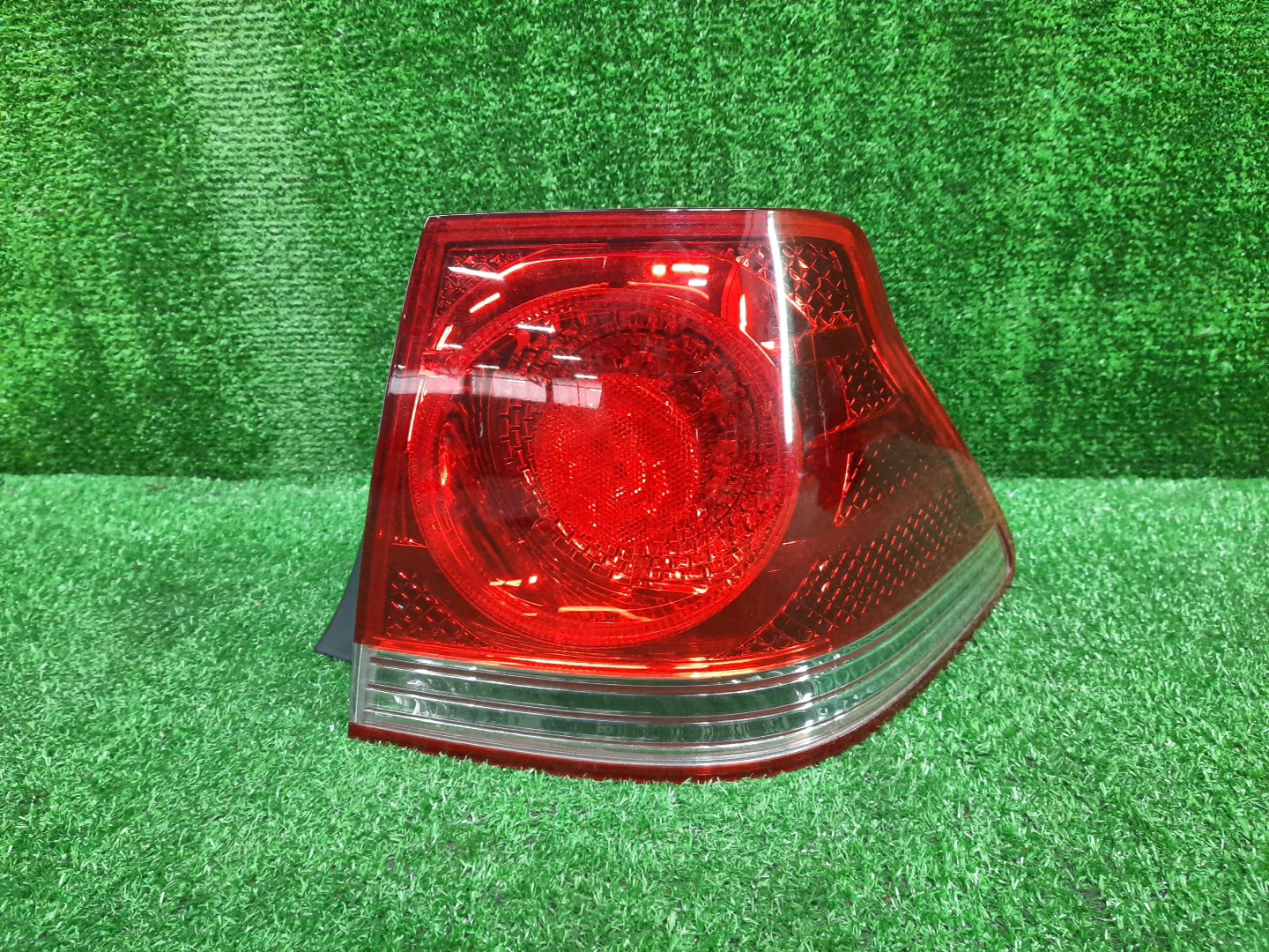 Стоп-сигнал правый задний TOYOTA CROWN GRS182, GRS180, GRS181, GRS183, GRS184 1 ракурс