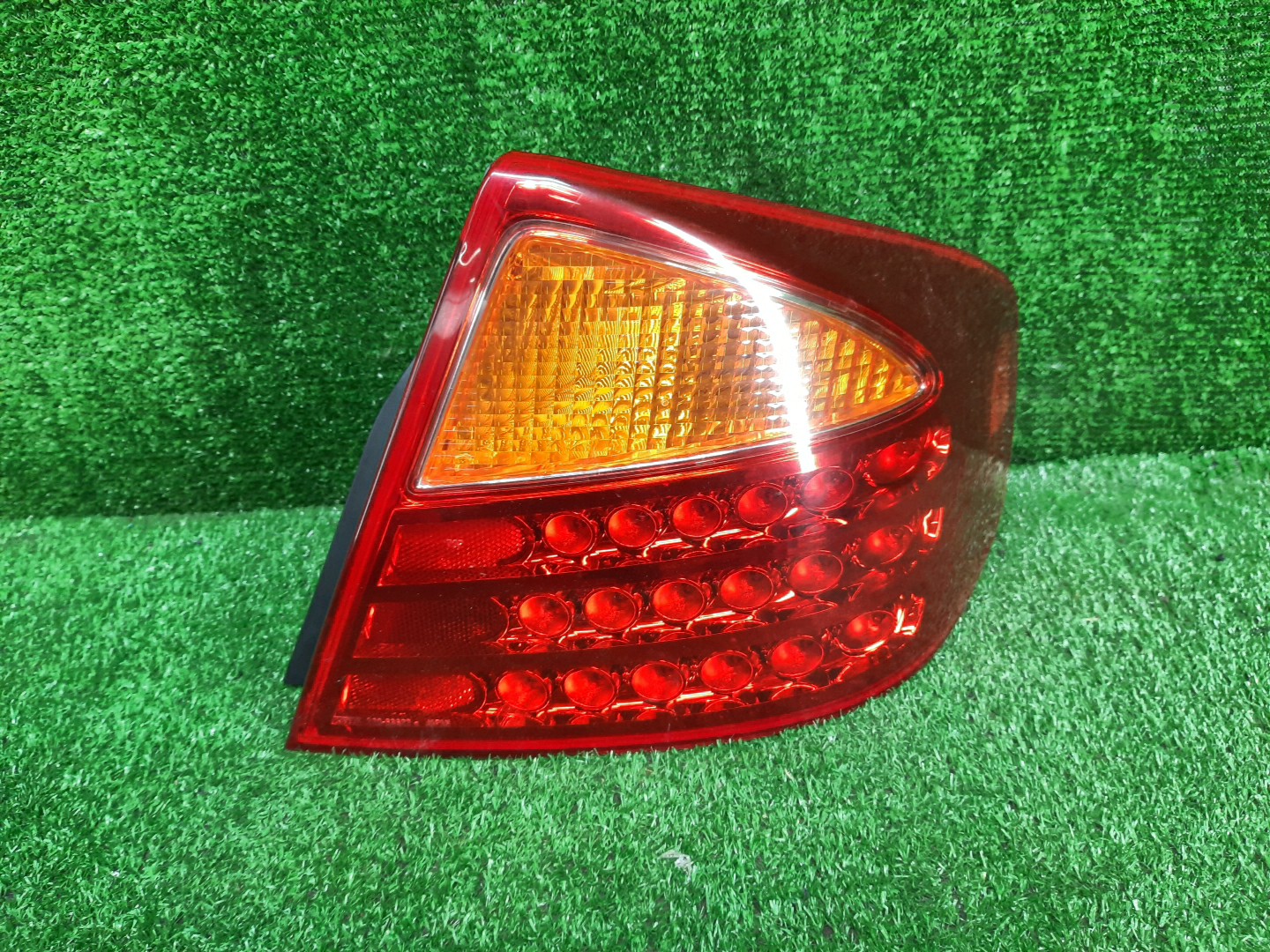 Стоп-сигнал правый задний NISSAN SKYLINE V35 1 ракурс Стоп-сигнал правый задний NISSAN SKYLINE V35 1 ракурс