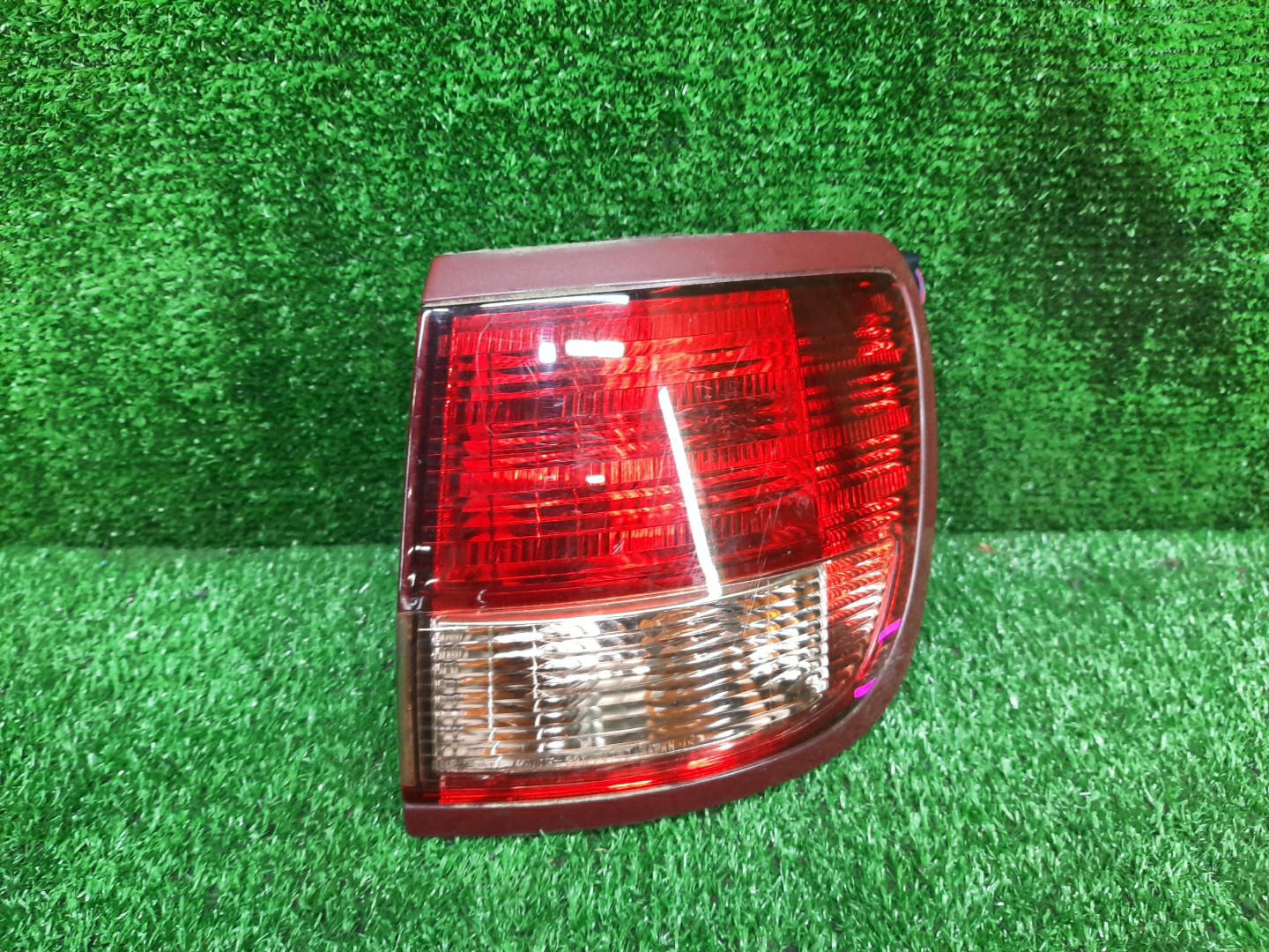 Стоп-сигнал правый задний NISSAN AVENIR, EXPERT W11, PNW11, PW11, RW11, VW11, VNW11 1 ракурс