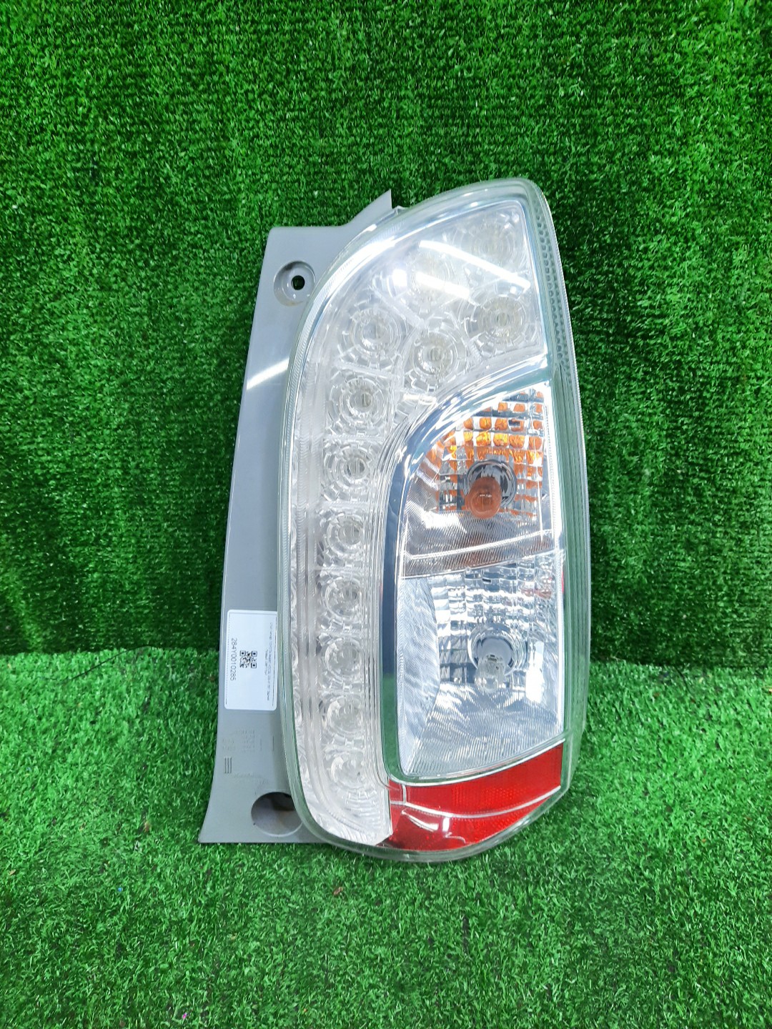 Стоп-сигнал правый задний TOYOTA PASSO, BOON KGC30, NGC30, KGC35, M600S, M601S, M610S 1 ракурс Стоп-сигнал правый задний TOYOTA PASSO, BOON KGC30, NGC30, KGC35, M600S, M601S, M610S 1 ракурс