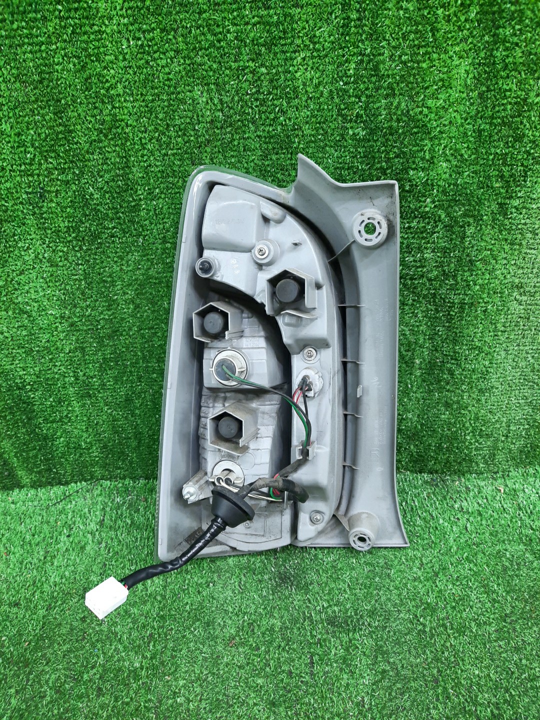 Стоп-сигнал правый задний TOYOTA PASSO, BOON KGC30, NGC30, KGC35, M600S, M601S, M610S 2 ракурс Стоп-сигнал правый задний TOYOTA PASSO, BOON KGC30, NGC30, KGC35, M600S, M601S, M610S 2 ракурс