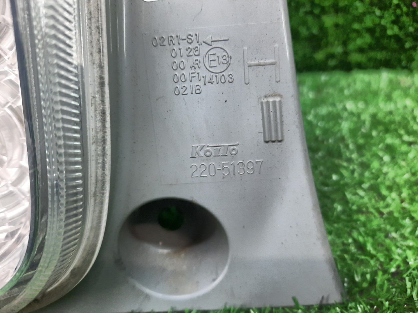 Стоп-сигнал левый задний TOYOTA PASSO, BOON KGC30, NGC30, KGC35, M600S, M601S, M610S 3 ракурс
