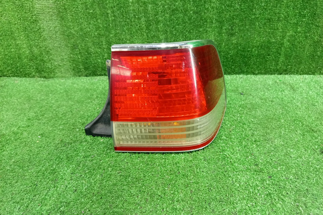Стоп-сигнал правый задний TOYOTA CROWN JZS151, JZS155, GS151, LS151, JZS157, JZS153 1 ракурс