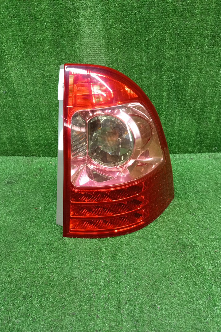 Стоп-сигнал правый задний TOYOTA COROLLA FIELDER NZE121G, ZZE123G, ZZE124G, ZZE122G, NZE124G 1 ракурс