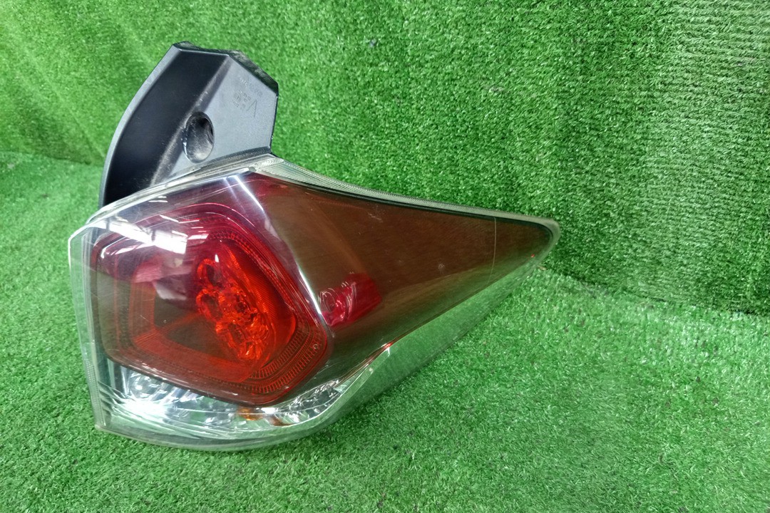 Стоп-сигнал правый задний TOYOTA RACTIS NCP120, NCP122, NCP125, NSP120, NSP122 2 ракурс