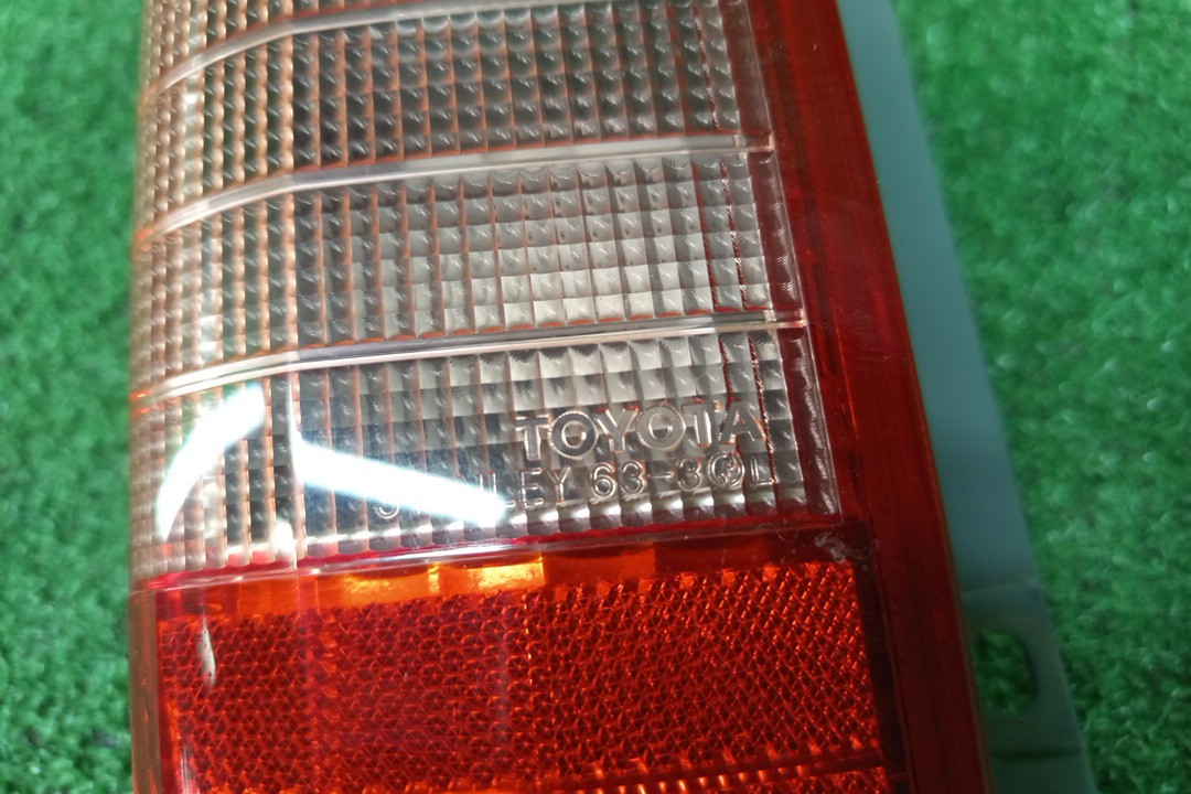 Стоп-сигнал левый задний TOYOTA OPA ACT10, ZCT10, ZCT15 3 ракурс